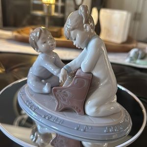 Lladro Figurine, “First Melodies” 2006, Hand Made in Spain, Mint Condition